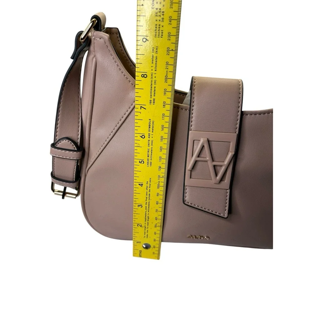 Aldo Women's Beige Shoulder Bag Gold Tone Hardware Magnetic Top Closure Pockets